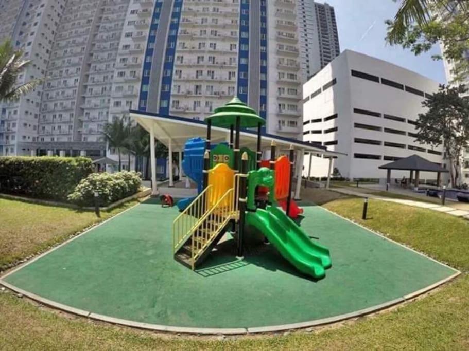 Grass Residences Sm North Edsa And Trinoma Quezon City Εξωτερικό φωτογραφία